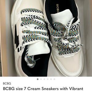 NEW BCBG Cream and Black Women's Sneakers 7 Brand new no box!